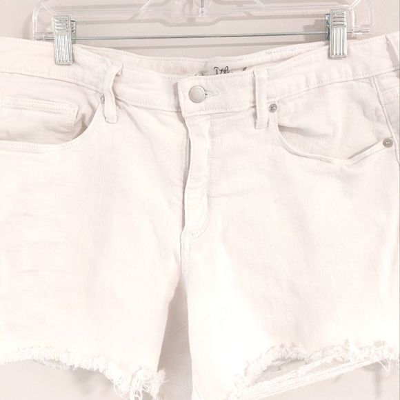 Universal  Thread white frayed jean shorts - Picture 3 of 5